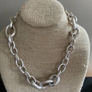 Women’s silver chunky link necklace